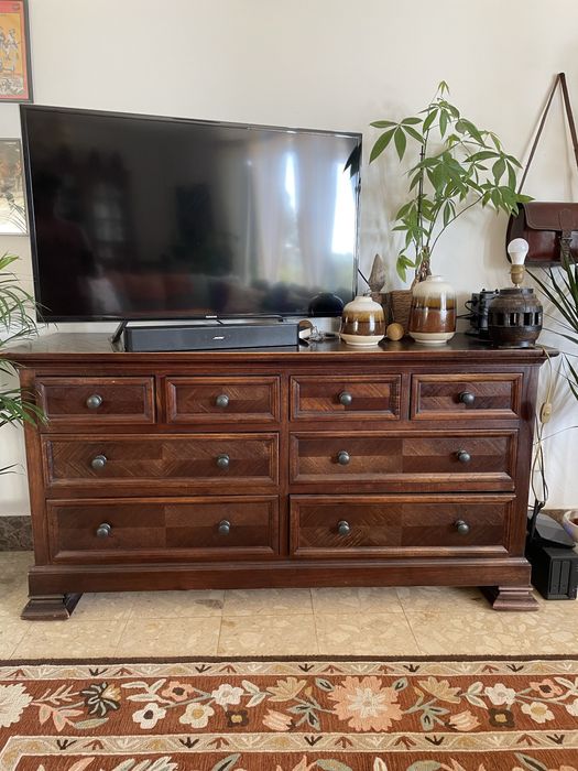 Cómoda muito bonita em madeira da Indonésia