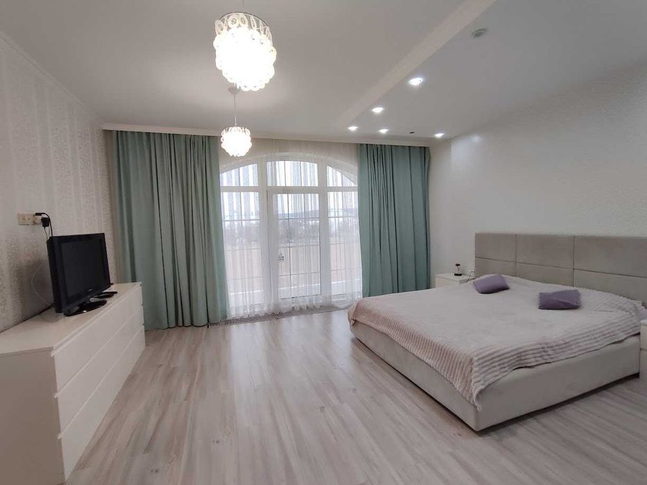 Продається сучасний будинок з дизайнерським ремонтом в с. Шипинці