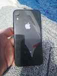 iPhone XR 64ГБ Черный — Идеальное состояние + Чехлы и зарядка