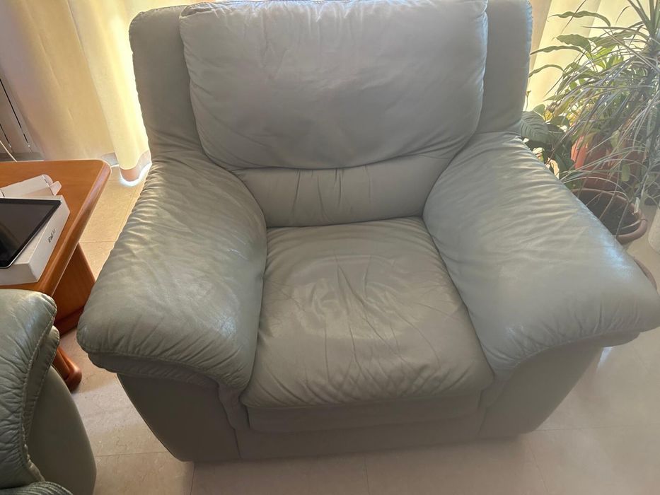 Sofa e Puff em Pele