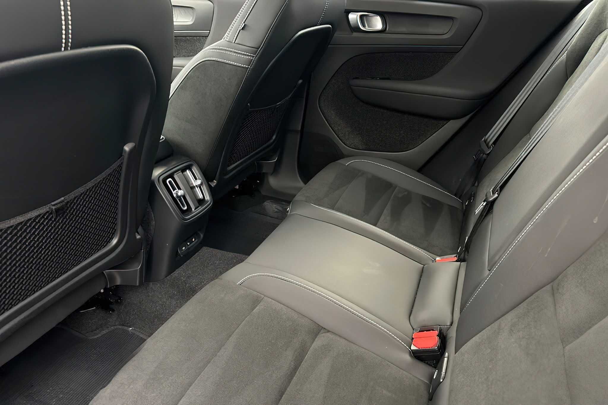 Volvo C40    2022