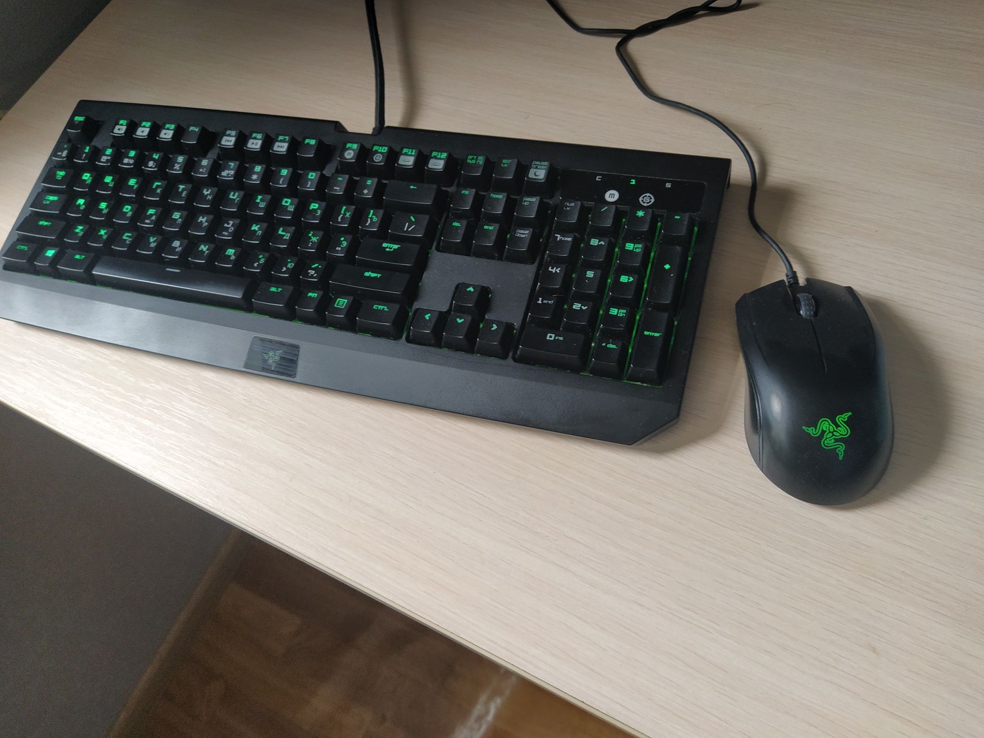 Продам клавіатуру та мишку Razer