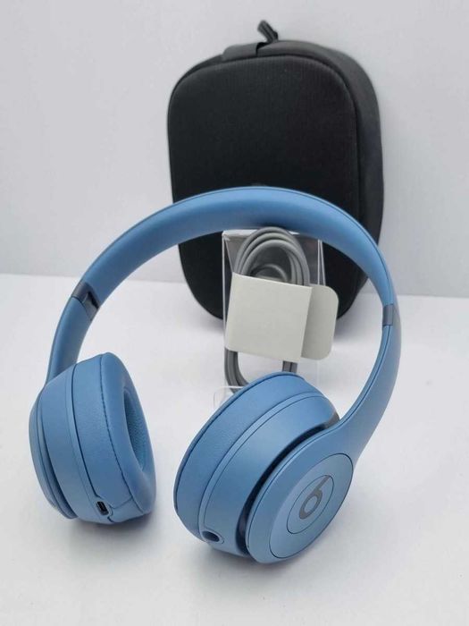 Słuchawki bezprzewodowe nauszne BT Beats Solo 4 Niebieskie etui.