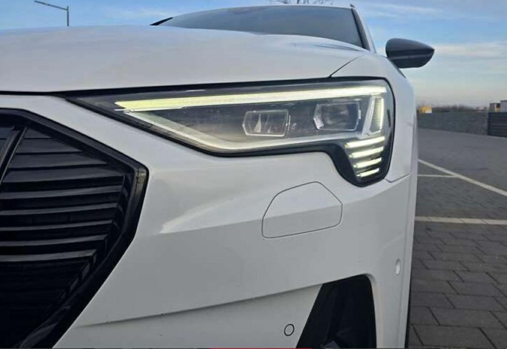 Audi E-tron 55 Quattro Prestige 4D 95kW