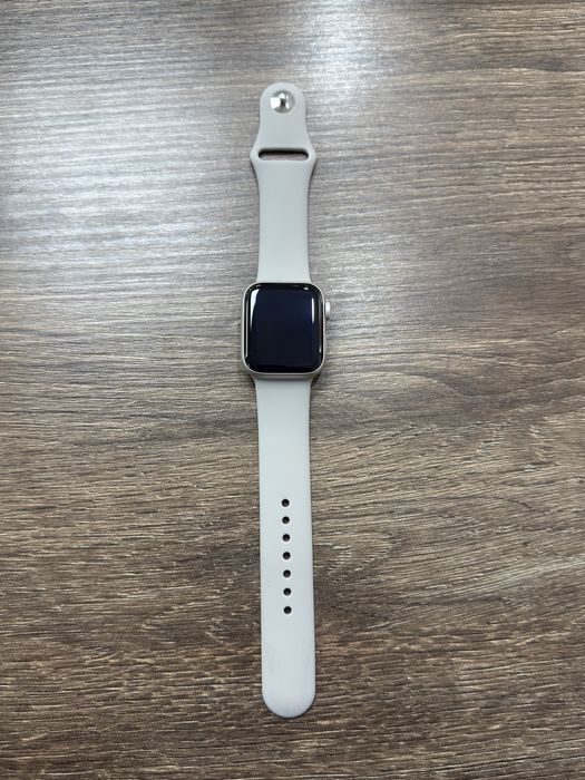 Not Active Apple Watch SE3 40mm Starlight