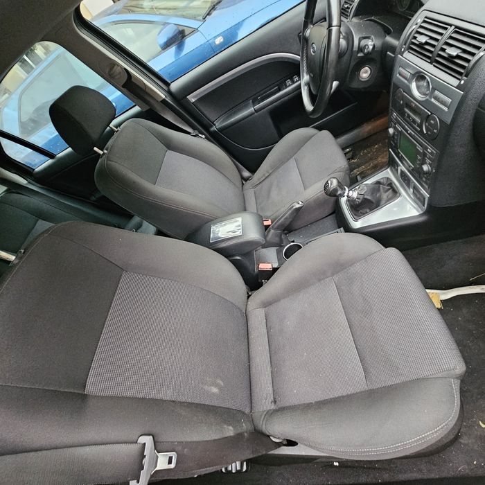 Ford Mondeo Ghia