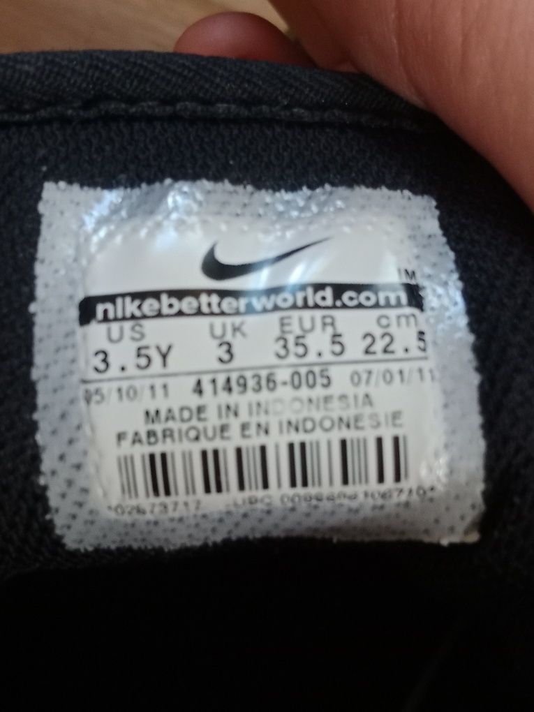 Buty chłopięce Nike r. 35.5