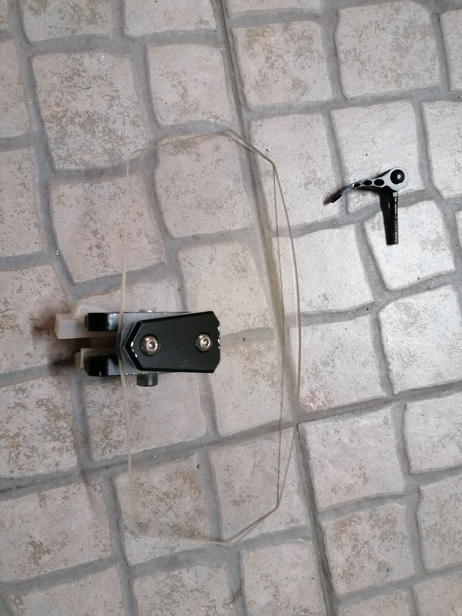 Extensão universal para vidro da mota