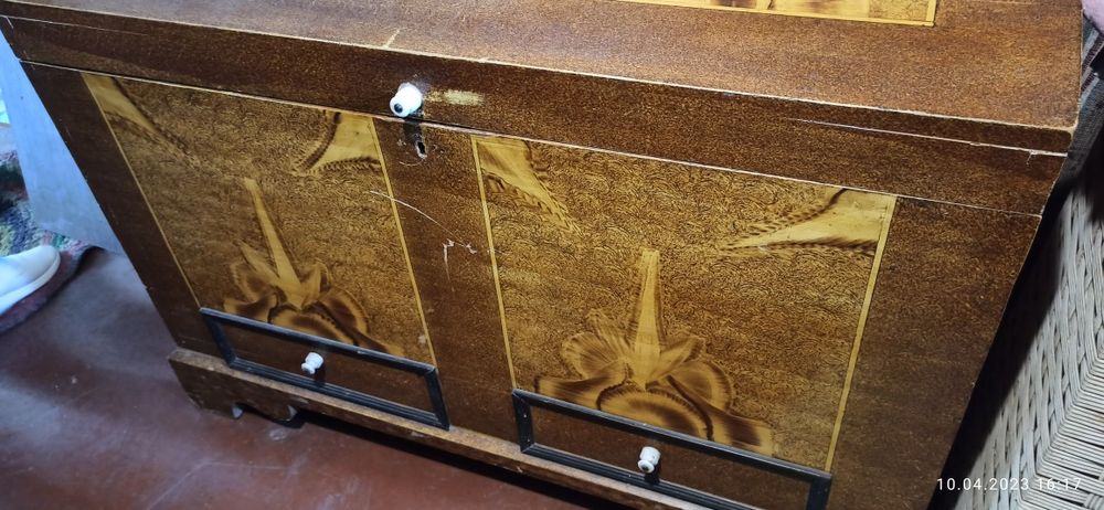 Старинный сундук