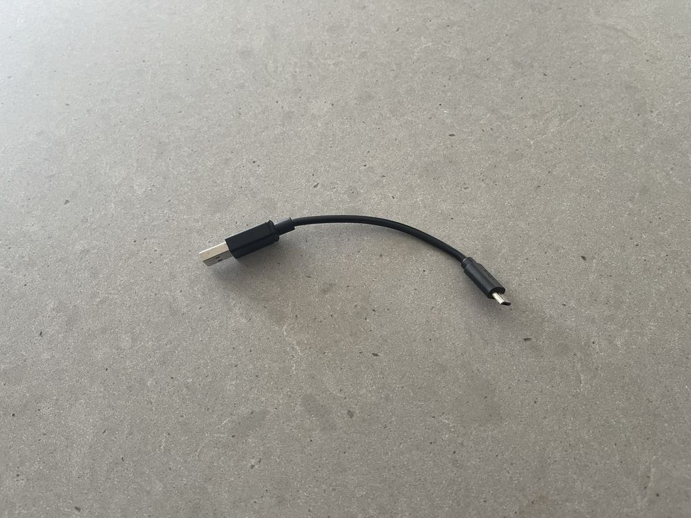 Kabel USB / Micro USB kilkanaście cm do samochodu podłączenia telefonu