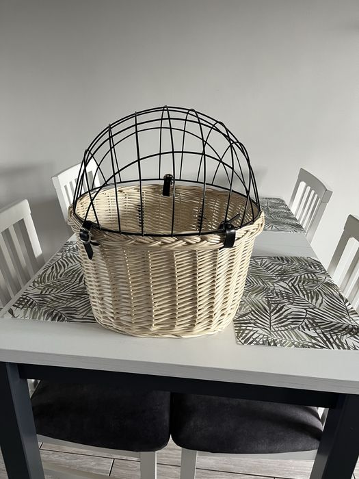 Kosz wiklinowy transporter dla psiaka