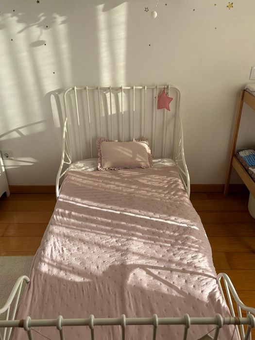 Cama Extensível IKEA - com estrado e colchão