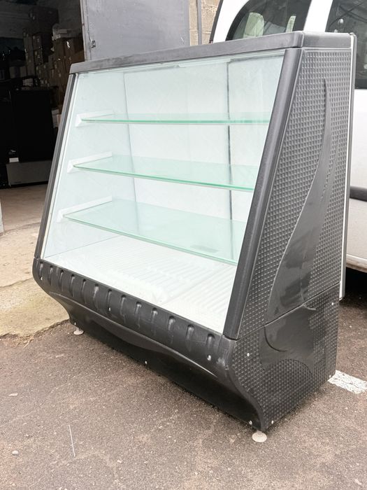 Продам Холодильну Вітрину Умка