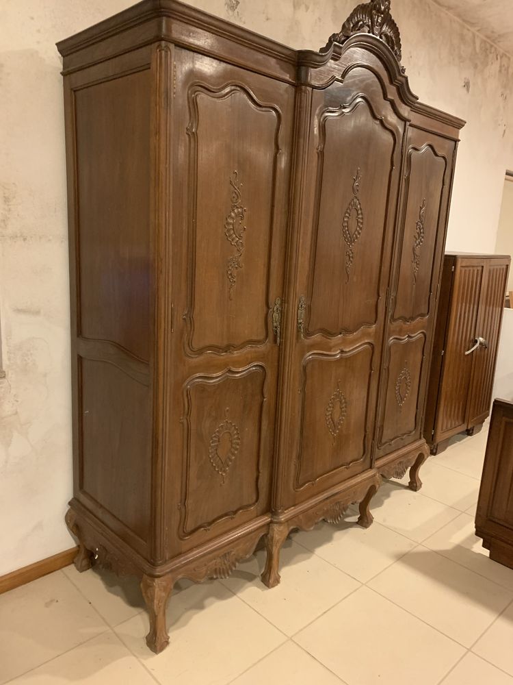 Banco de carpinteiro roupeiro relogio de pendulo  Atelier e outros