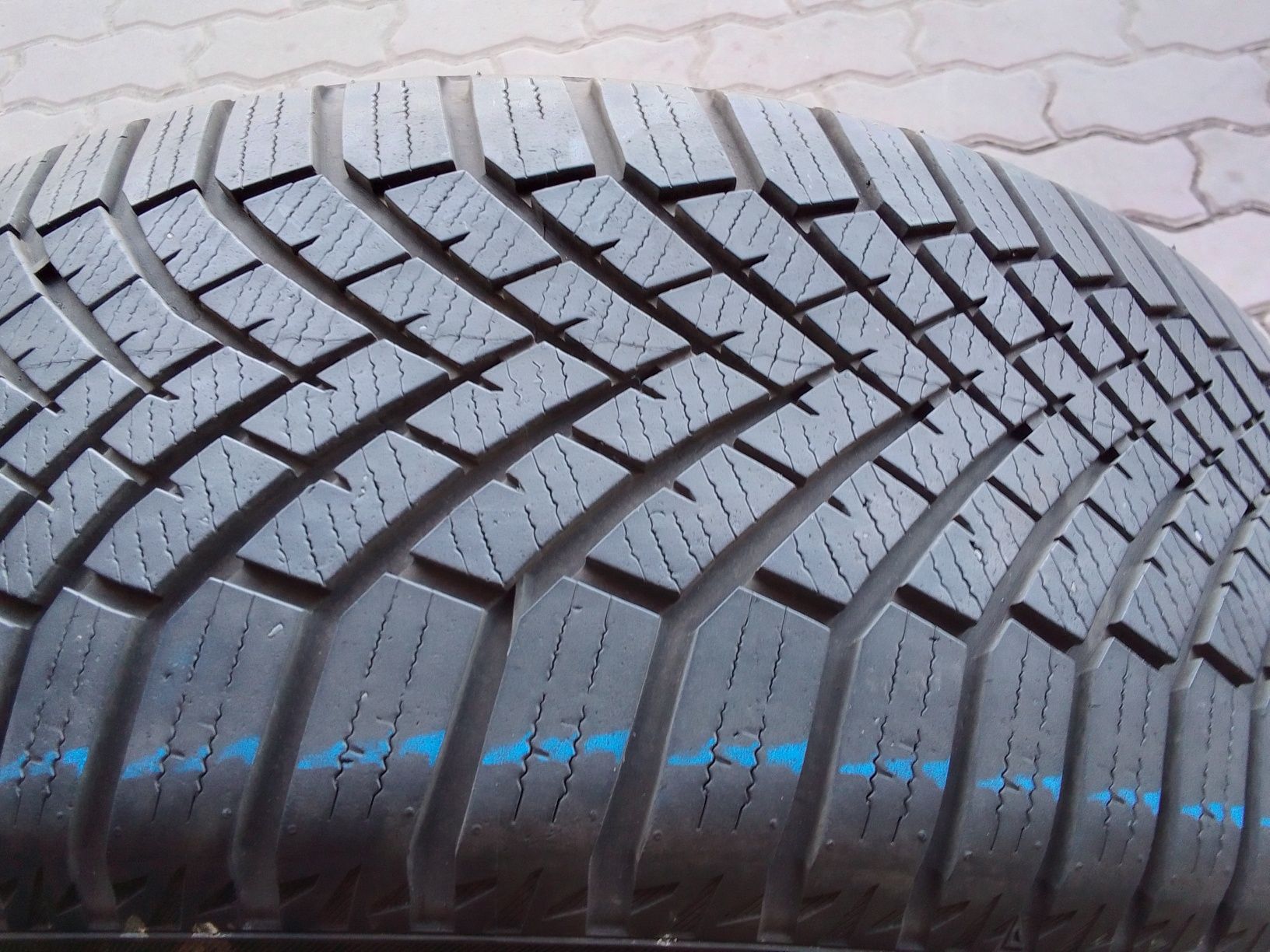Opona zimowa 225/45r18 YOKOHAMA 2023r 6mm