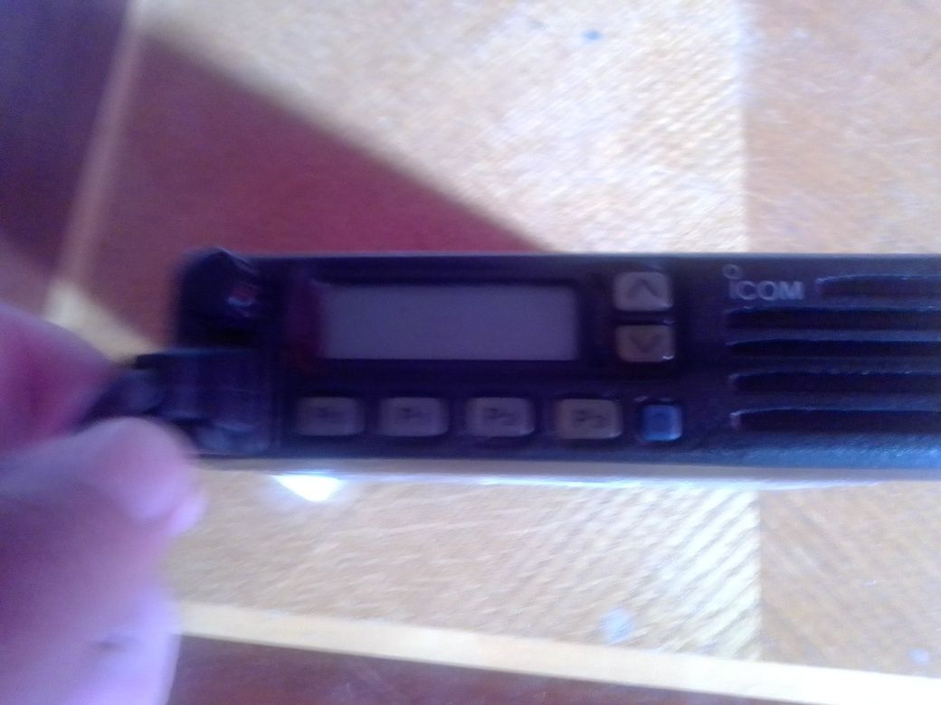 Радіостанція icom i-210