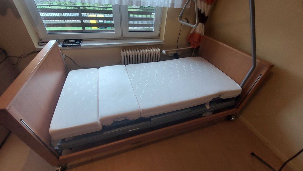 Łóżko rehabilitacyjne obrotowe Twist z funk. pionizacji