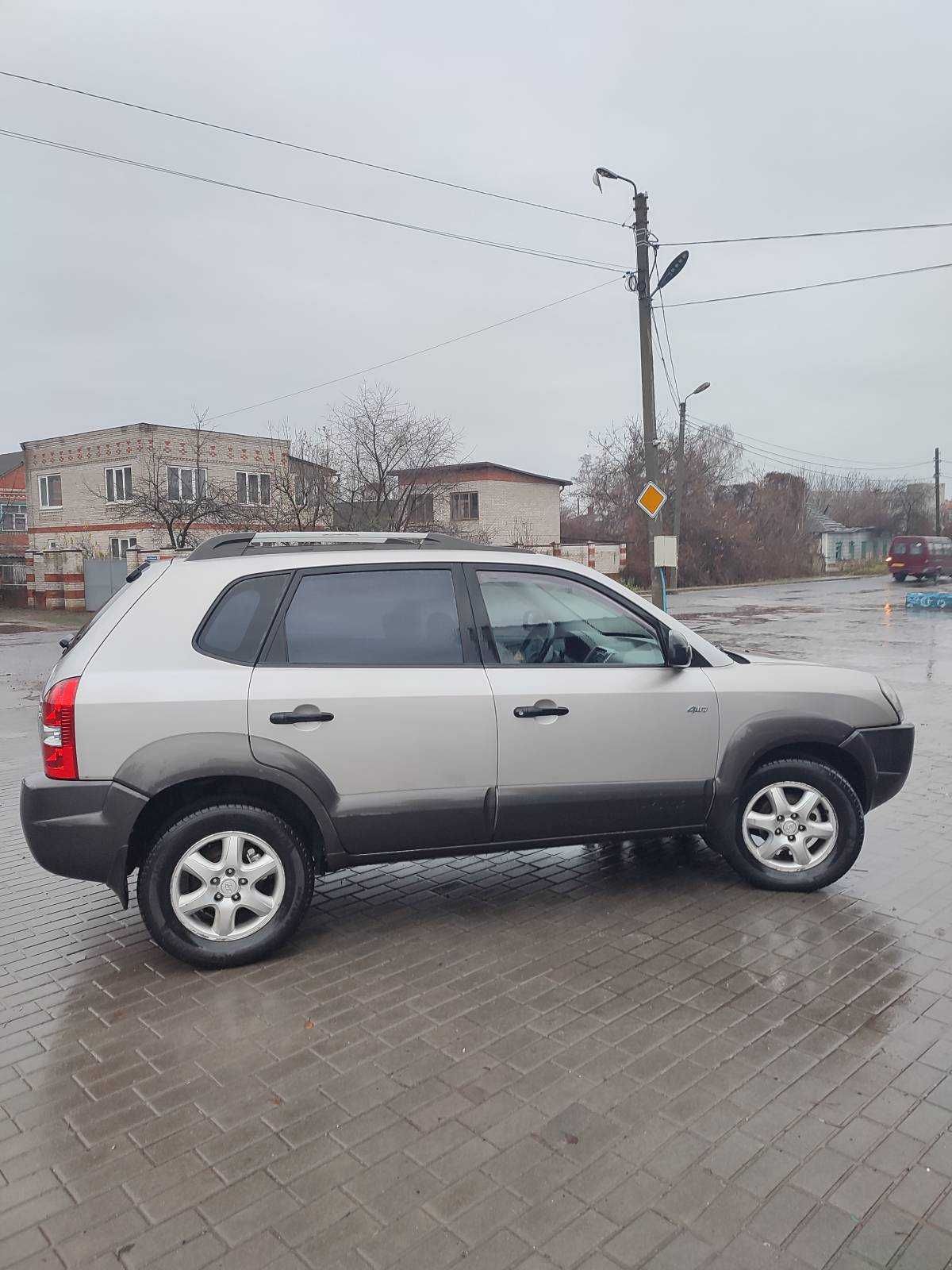 Автомобіль HyundayTucson 2,7