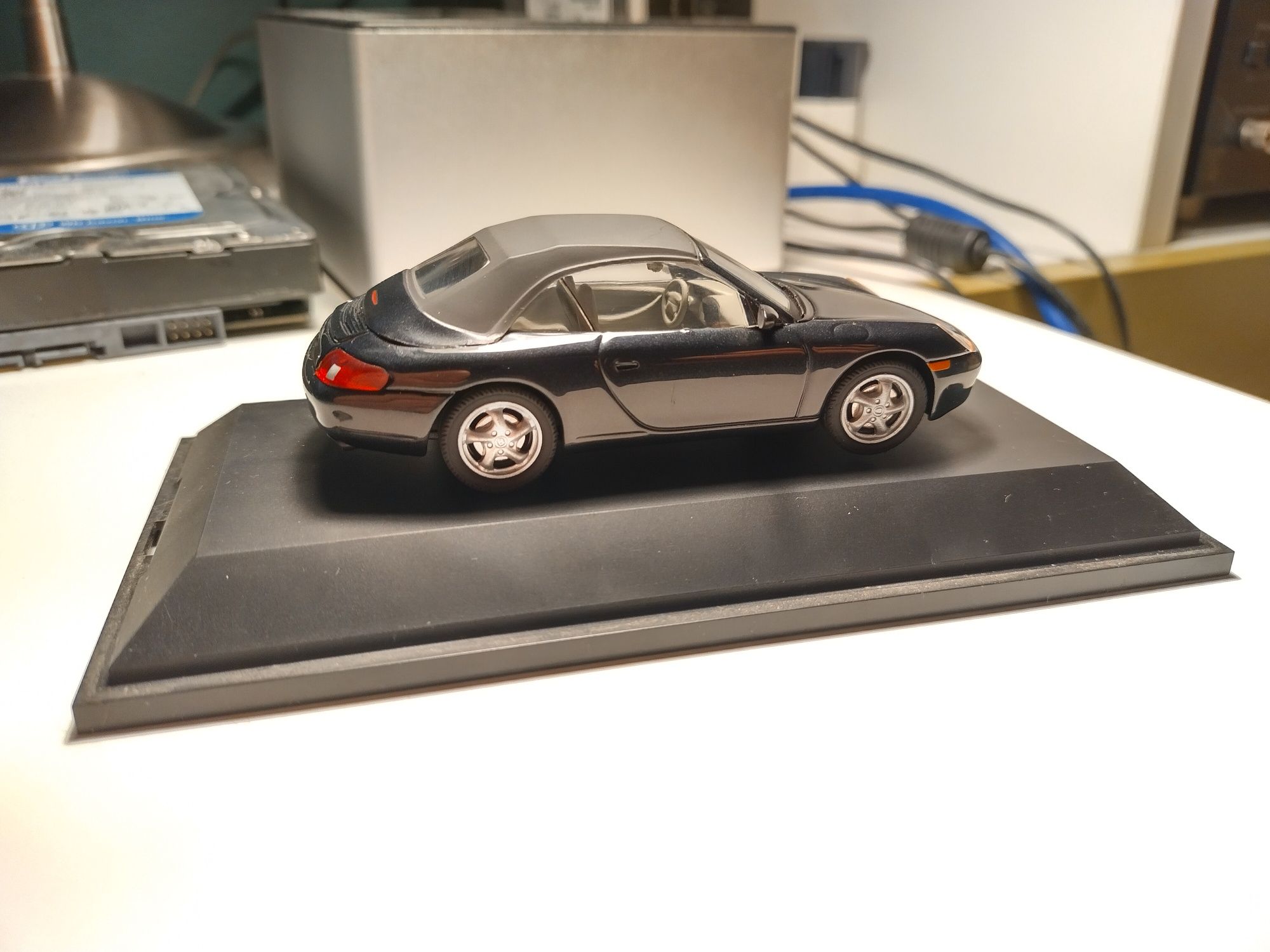 Porsche 911 Cabrio Softtop 1999 1:43 SCHUCO