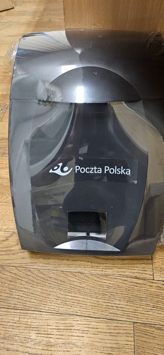 Skrzynka pocztowa plastikowa, łatwa w montażu.