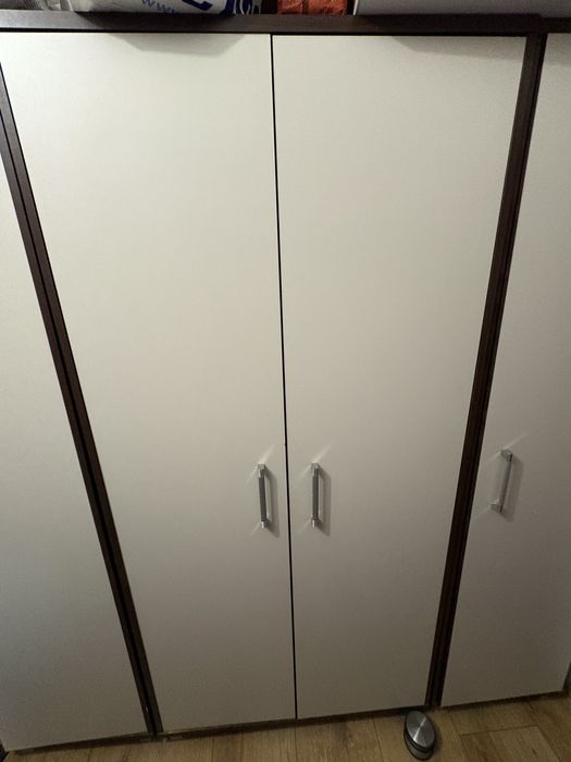 Szafa oddam za darmo.