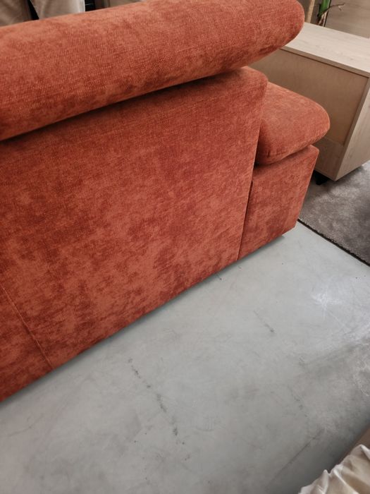 Sofá 214cm na cor tijolo com encosto reclinável