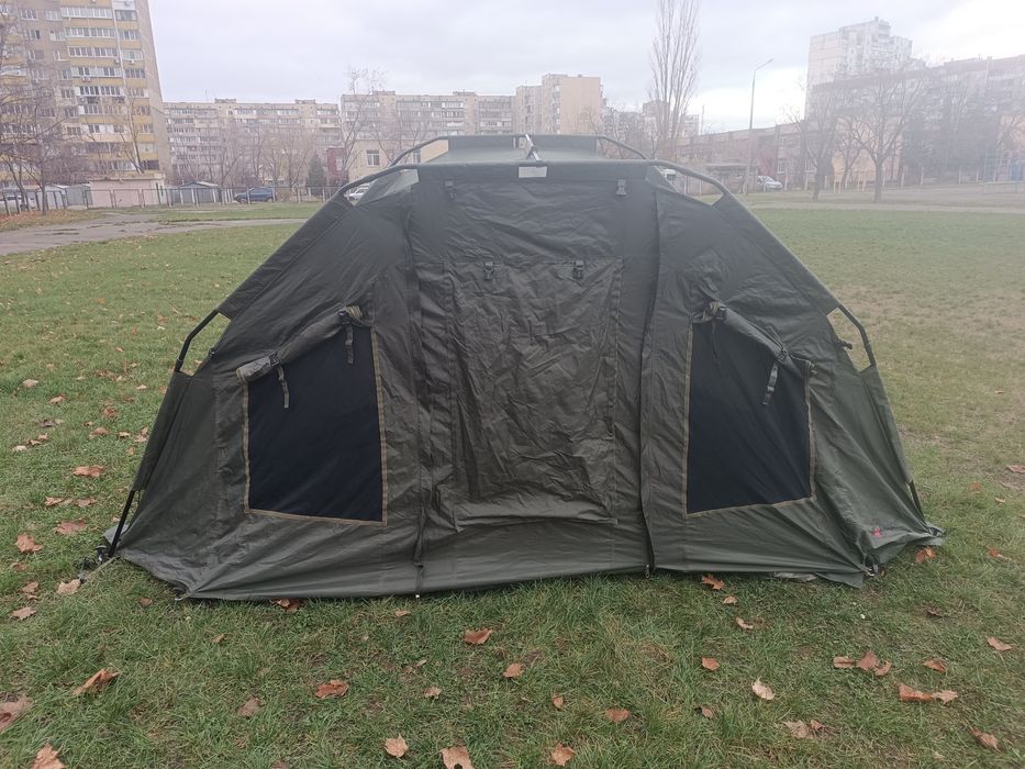 Палатка Voyager 4-местная (карповая) с капсулой 
Размеры: длина 360 см