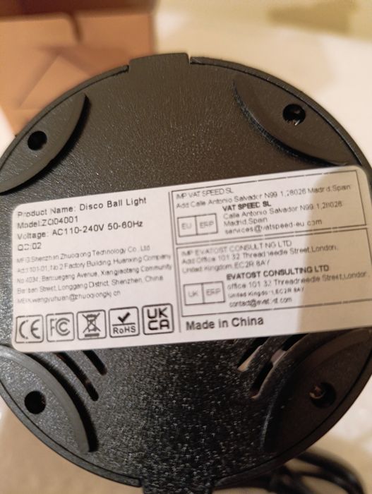 Dynamiczna Mini Lampa Dyskotekowa LED RGB z Pilotem - Idealna na Impre