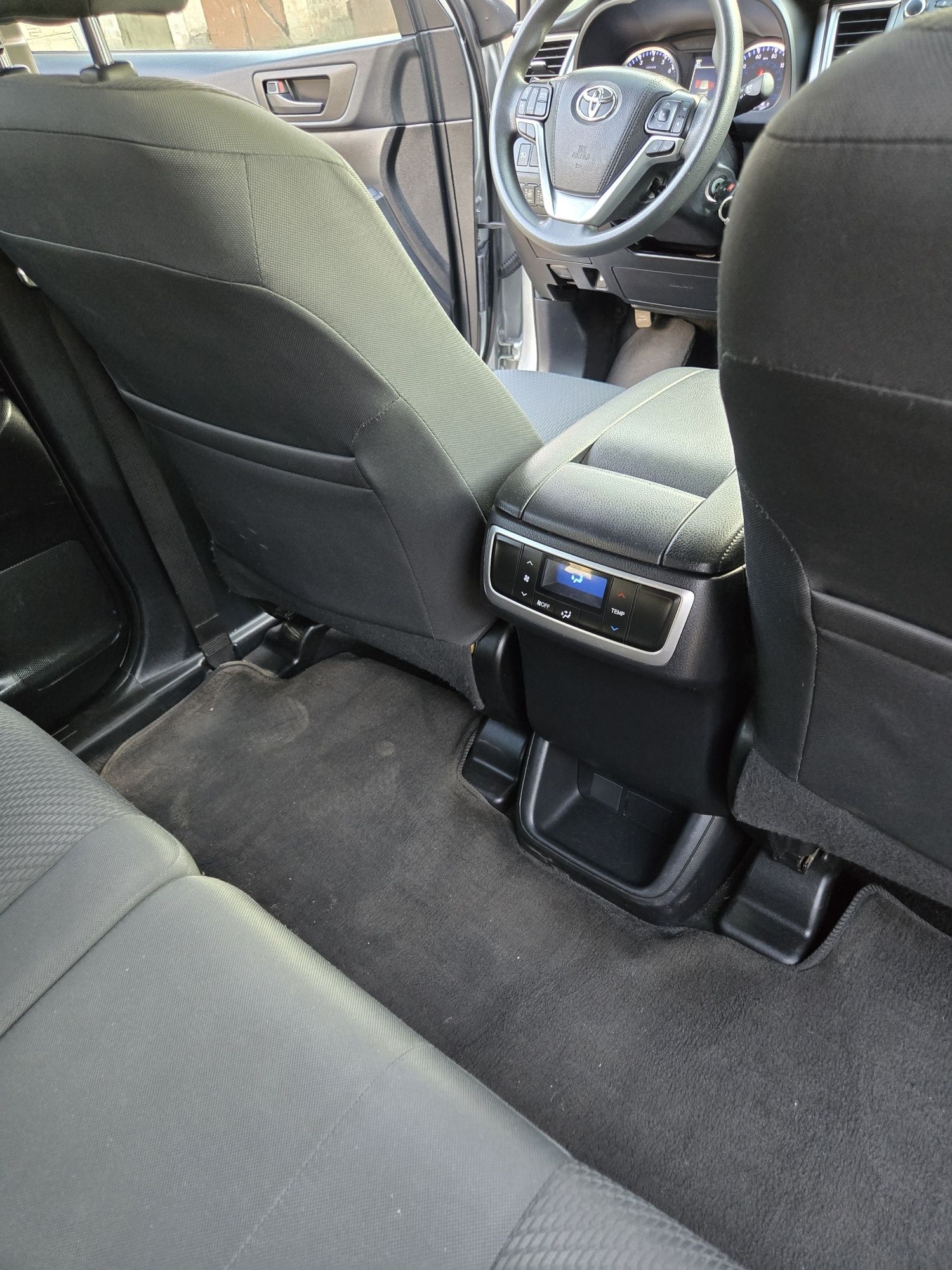 Продам Toyota Highlander 2018