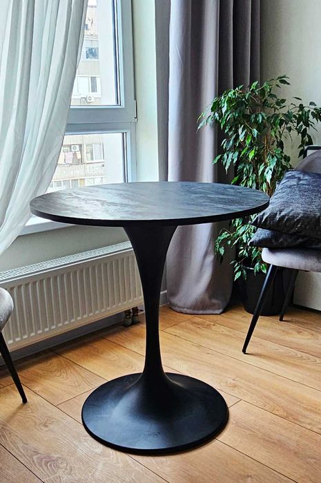 Срочно! Кофейный столик, черного цвета новый d 700mm