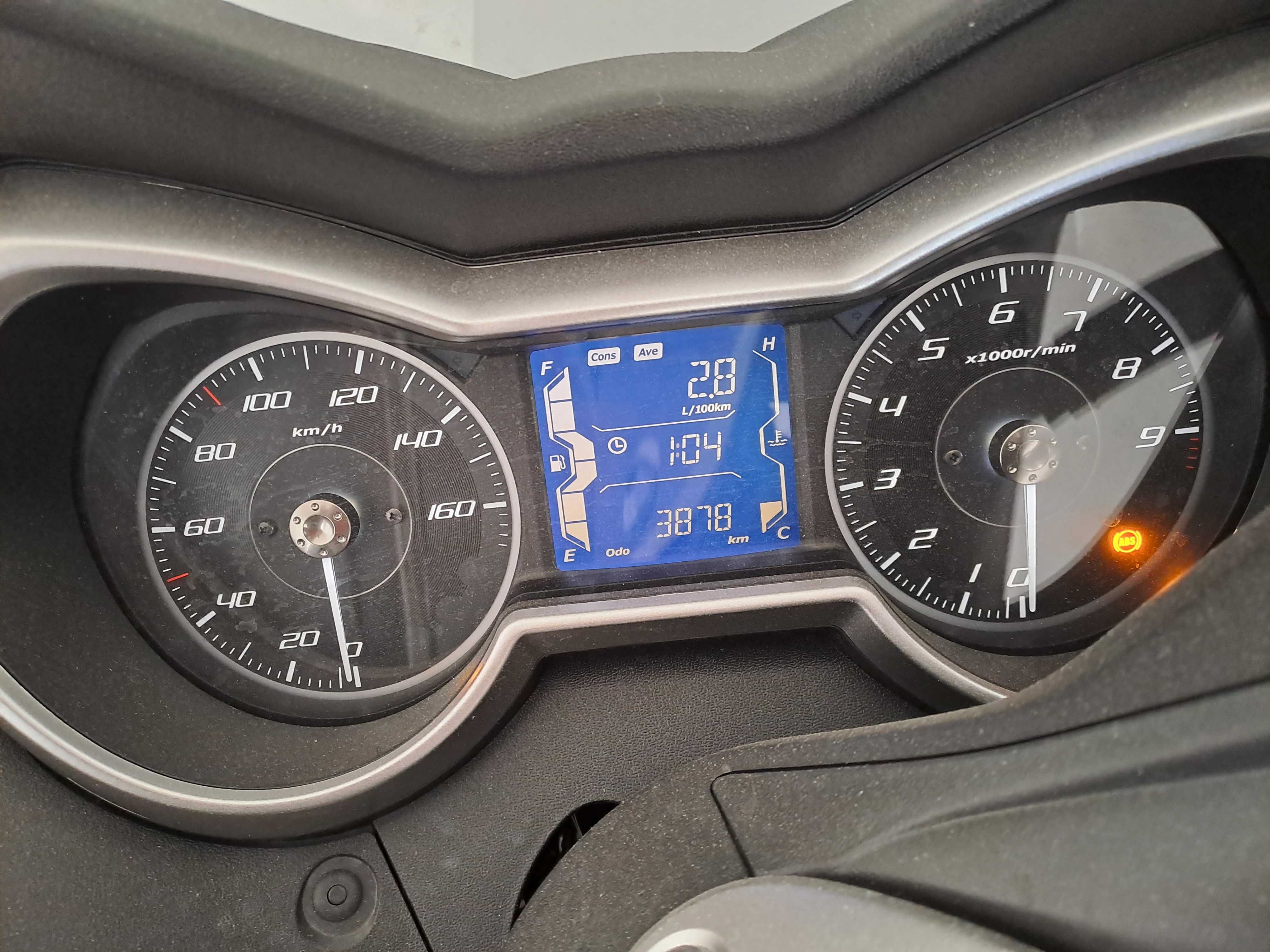 Impecável Yamaha X-max 300