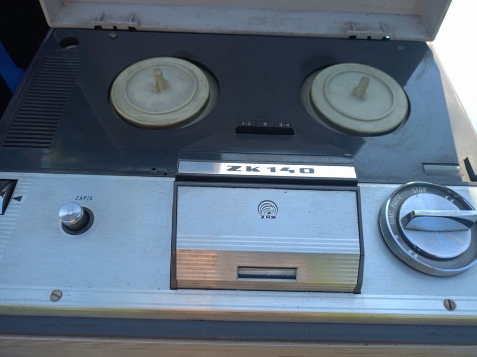 Kolumny, radio, magnetofon szpulowy, TV,  video