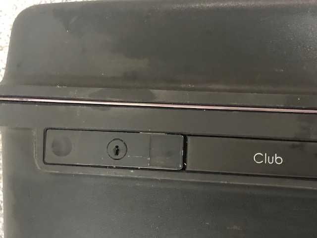 Mala viagem preta, da conceituada marca francesa Delsey, modelo Club