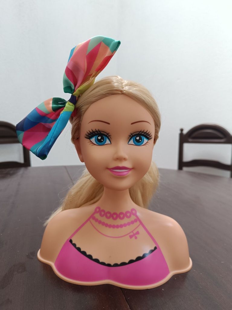 2 Boneca Nancy outra marca desconhecida com acessórios