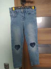 Spodnie jeansy dżinsy bawełniane z cekinami serduszka 122