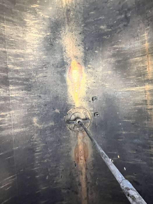 Цистерни, ємності 54 куб.м., 63 куб.м., 73 м3, 86 м.куб.