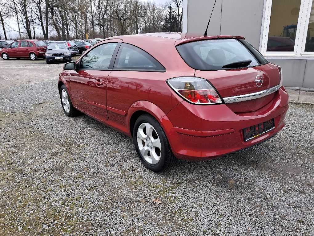 Opel Astra Gtc 1.8 125km .Czarny Sufit.Opłacona.