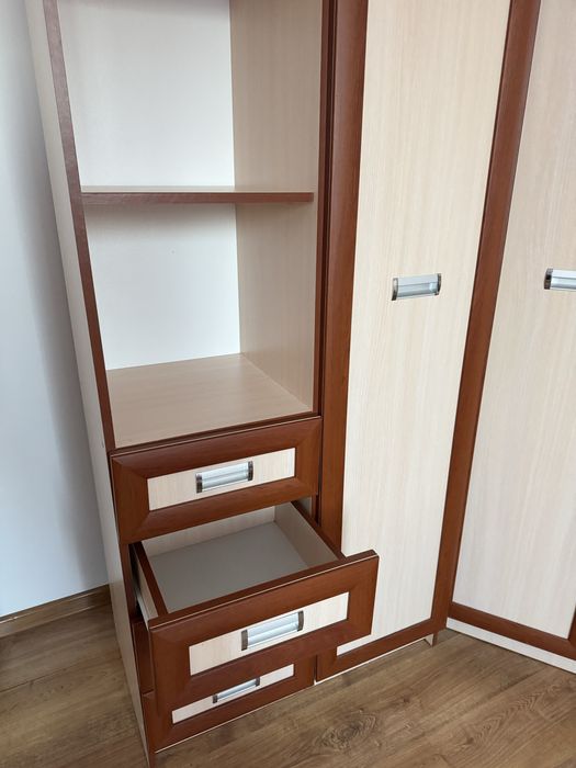 Продається шафа кутова стан новий, по 20% предоплаті!