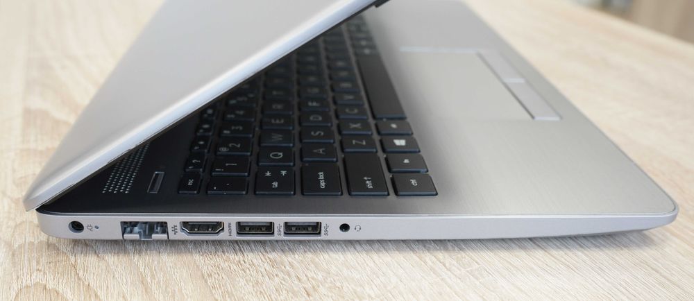 Laptop HP 255 G7 AMD A6-9225 Radeon RAM 4GB / SSD 256GB