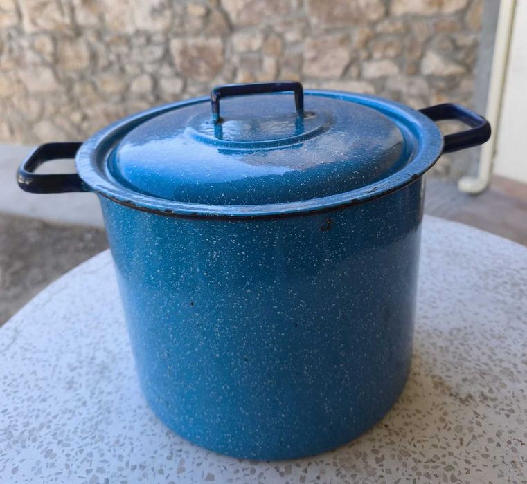 Antiga Panela de Esmalte