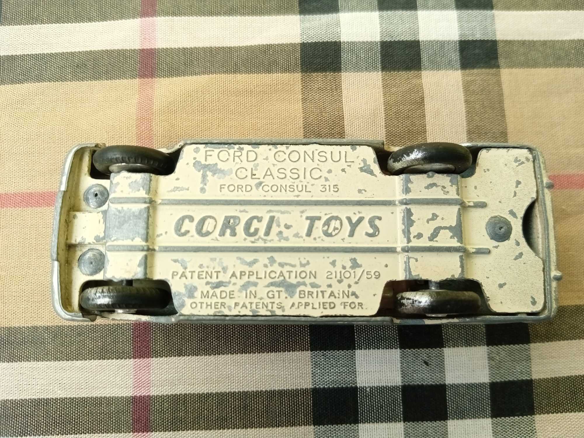 Ford Consul 315 Clássico - Corgi toys