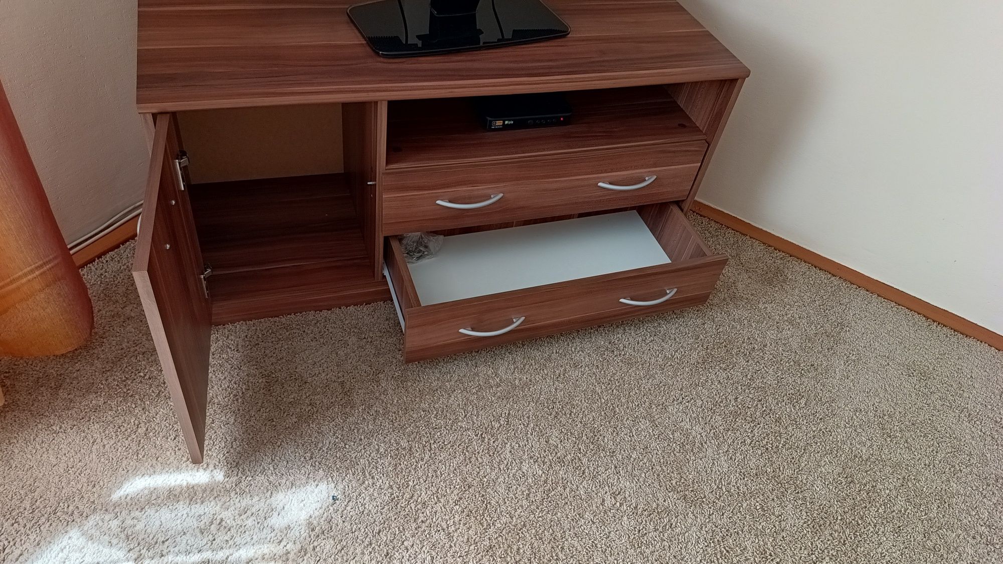 Szafka RTV pod telewizor