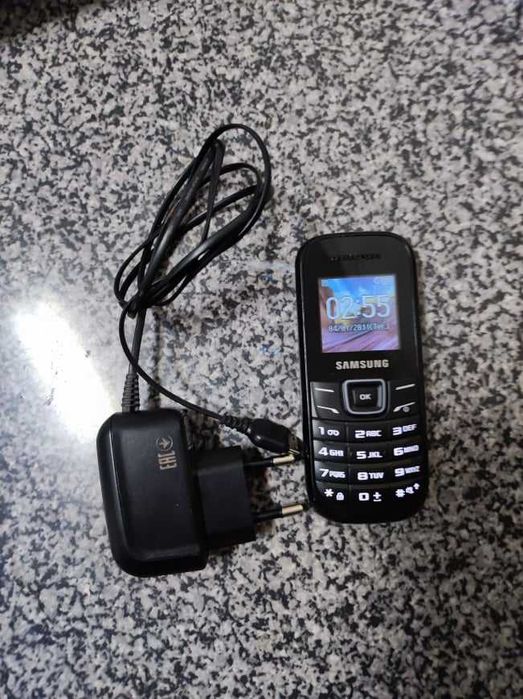 Telemóvel Samsung.