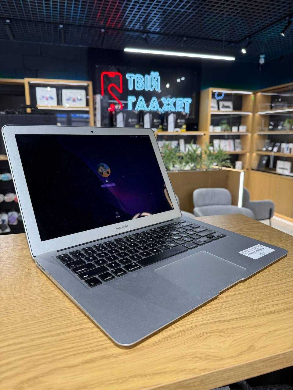 MacBook Air 2017 i5 8/128gb (522 цикла) Apple/Магазин/Гарантія