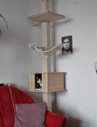 Drapak dla kota drewniany wysoki