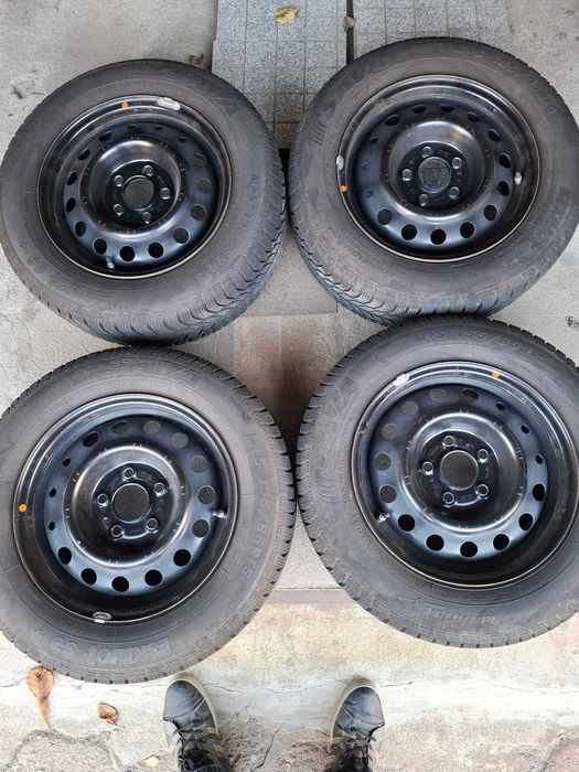 koła - felgi stalowe z oponami zimowymi i czujnikami ciśnienia