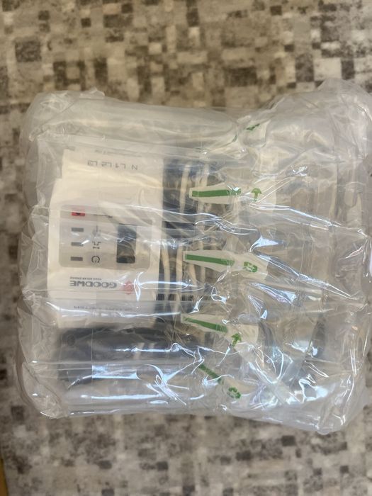 Продається гібридний 3-фазний інвектор потужністю 10 кіловат