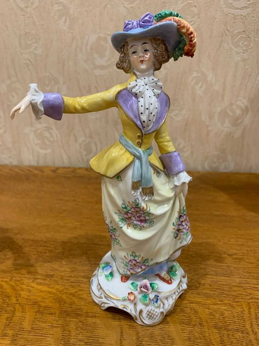 Рідкісна пара від Sitzendorf, старовинний канделябр SCHIERHOLZ