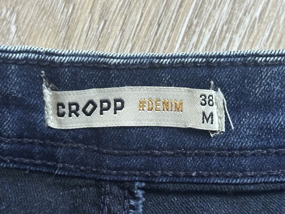 Krotkie jeansowe spodenki