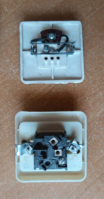 Cztery gniazdka + dwa przełączniki